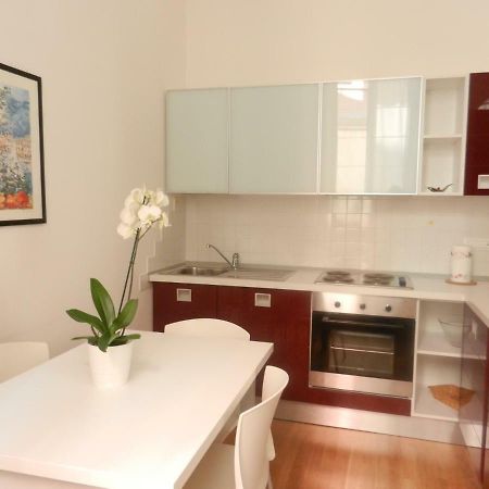 Central Guesthouse Специя Экстерьер фото