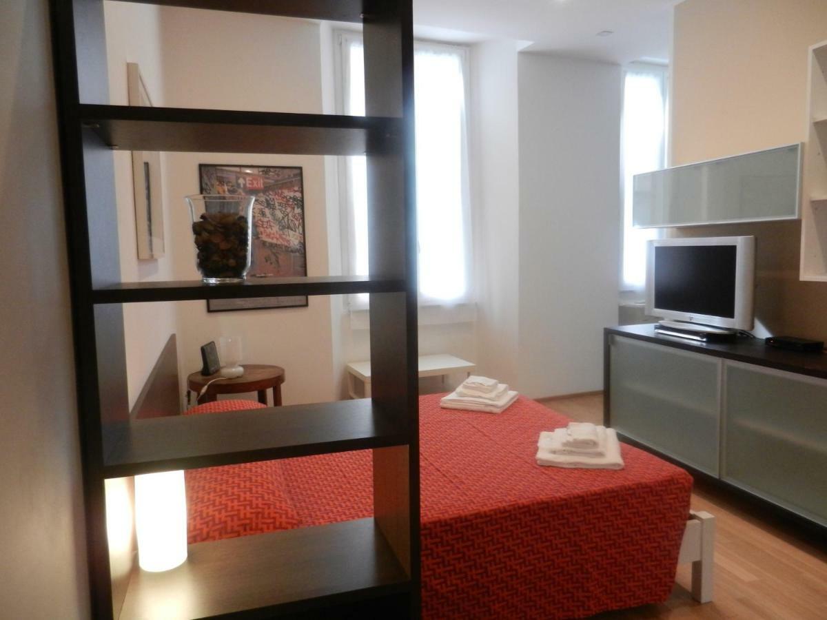 Central Guesthouse Специя Экстерьер фото