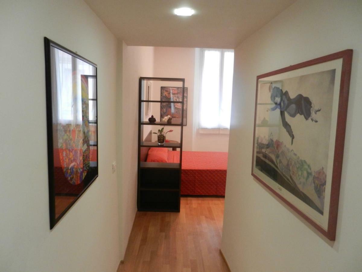 Central Guesthouse Специя Экстерьер фото