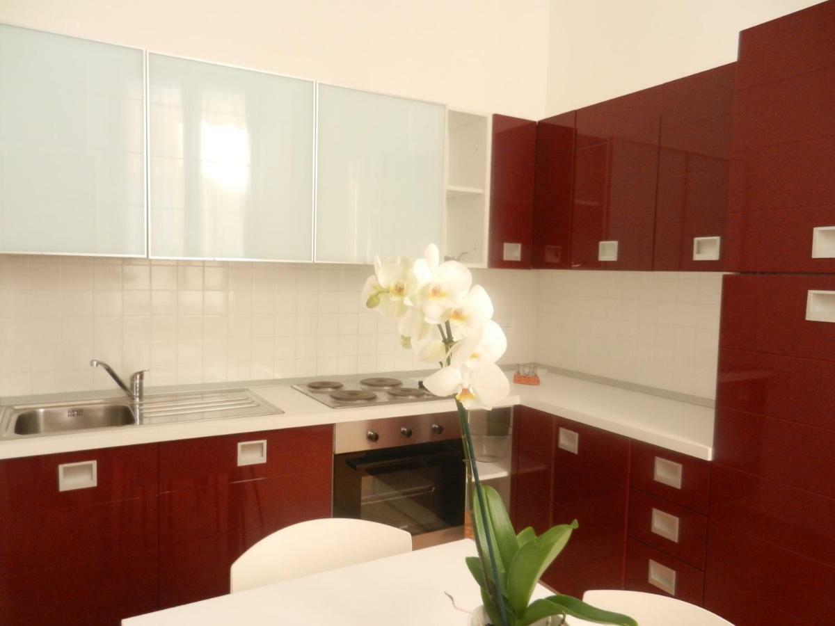 Central Guesthouse Специя Экстерьер фото
